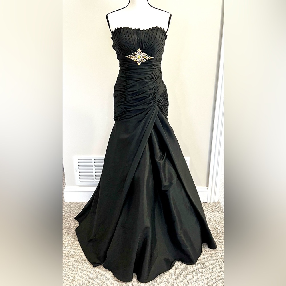 Evenings by Allure prom formal dress sz 2